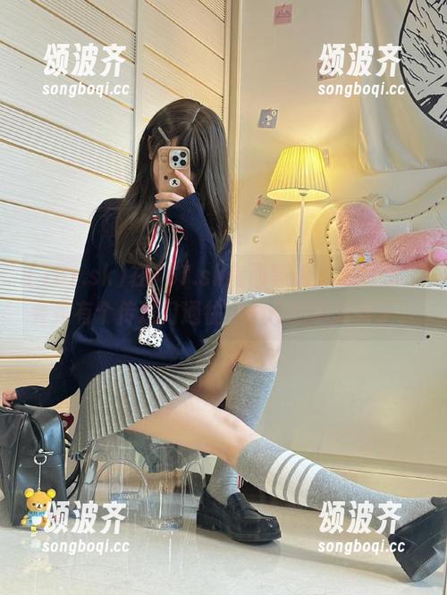 167.sk 在167.sk前面等着,心里想,要是有个传送门通往我心动的事就好了。