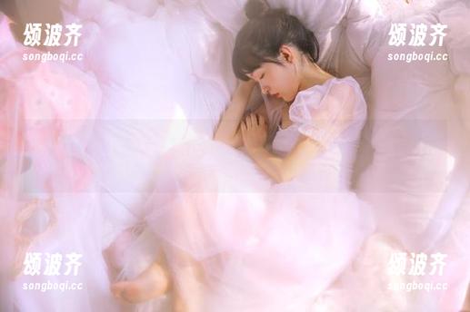 17吃瓜网 跟着安卓版“17吃瓜网”,感觉自己仿佛成为了某个小圈子的隐形人,超刺激!