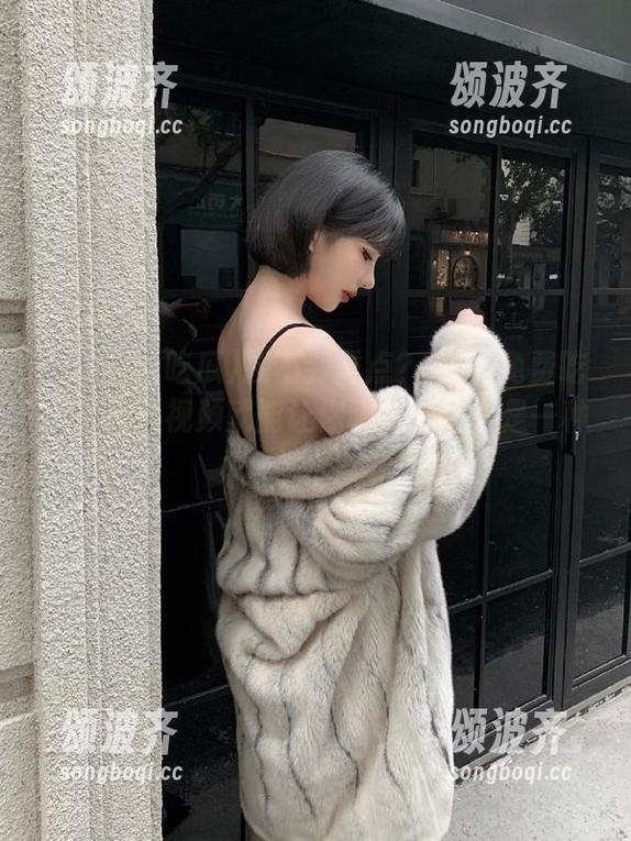 51免费吃瓜 找不到重点?来51免费吃瓜,看个视频就能让你明白尴尬也是一种艺术!