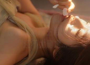 看“51吃瓜网”苹果版的每日精选，能暂时忘掉生活的烦恼吗？目前还不太确定…