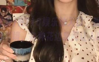 在718娱乐的入口，我仿佛瞬间身临其境，各种花边新闻让人咋舌。