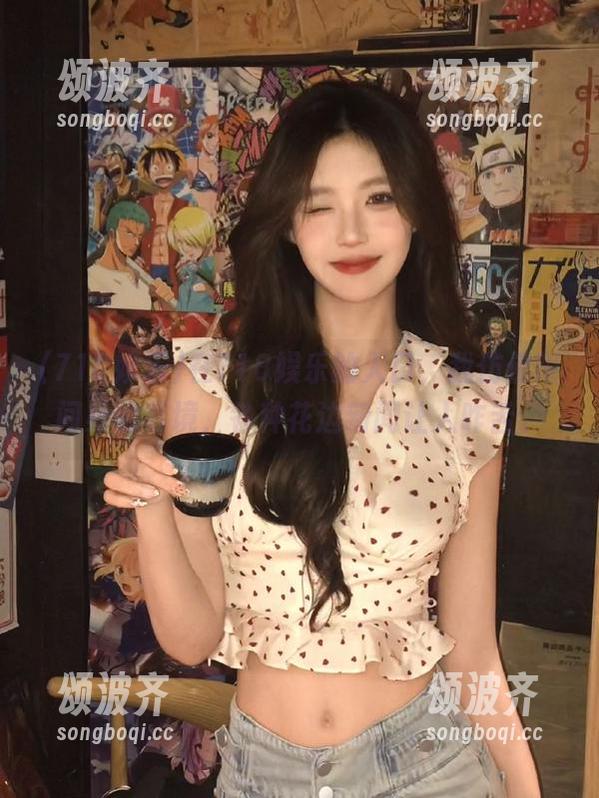 718娱乐 在718娱乐的入口,我仿佛瞬间身临其境,各种花边新闻让人咋舌。