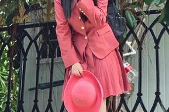“hl155.ccm”里的链接感觉像一扇通向未知世界的窗户，带点冲动…