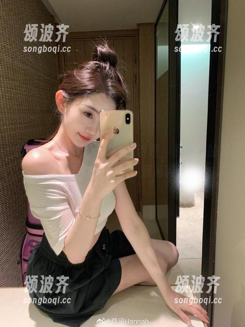 hlw 看到hlw发布的话题,我嘴里的零食差点被噎到,别闹啊!