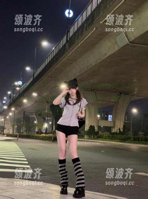 www.51 一众网民在为“www.51cg2.com”的苹果版欢呼,好吧,我承认,我也在默默掏出手机。
