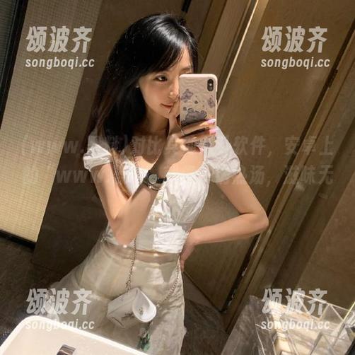 www.黑料 对比其他八卦软件,安卓上的“www.黑料”就像一锅热汤,滋味无比!
