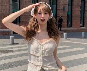 别再犹豫，赶紧下载五一吃瓜，黑料内容比你的八卦还劲爆！