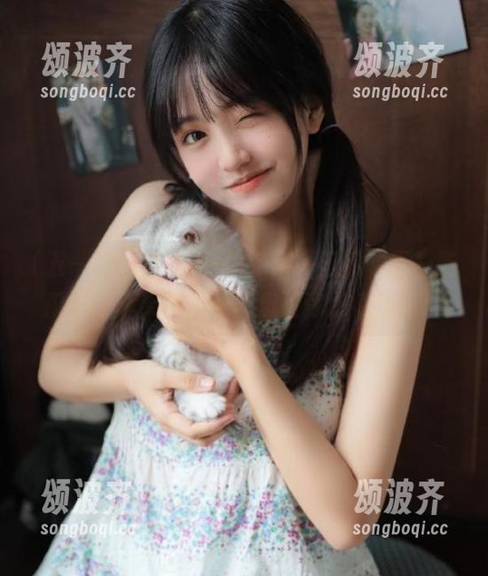 五一吃瓜群众 一口苹果一口瓜,五一吃瓜群众苹果版最新消息让你心痒难耐!