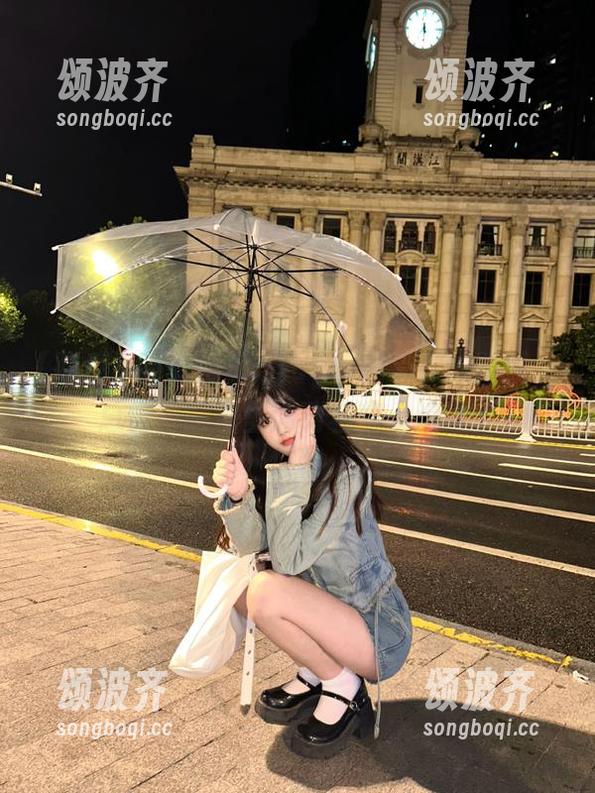 在吃瓜51cgw翻资源的时候，总觉得脑海里涌动着些小浪漫。
