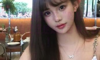 网红们又在“吃瓜爆料”里秀收藏，感觉自己已经成了百科全书的读者！