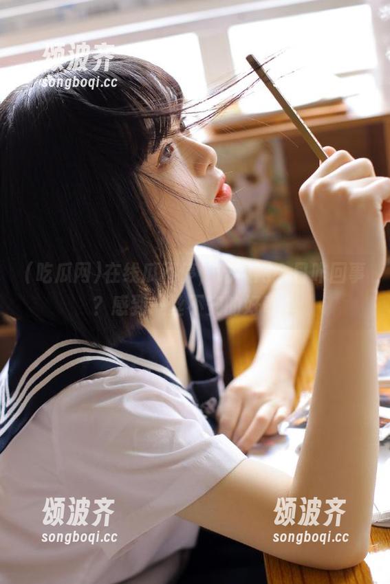 在线瓜不停，吃瓜网今日咋回事？感到一丝不安的好奇。
