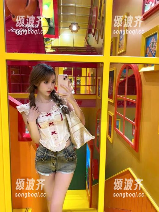 吓，吃瓜网app的链接霸占了我的首页，是投放广告还是我真有瓜缘？