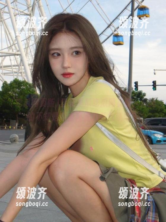 吃瓜网页版 登录黑瓜吃瓜网页版,沸腾的不知是瓜水还是八卦气氛呢?