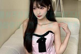 51吃瓜黑料不打烊官网：今晚的赛场，除了比赛，还有不少“花花肠子”。