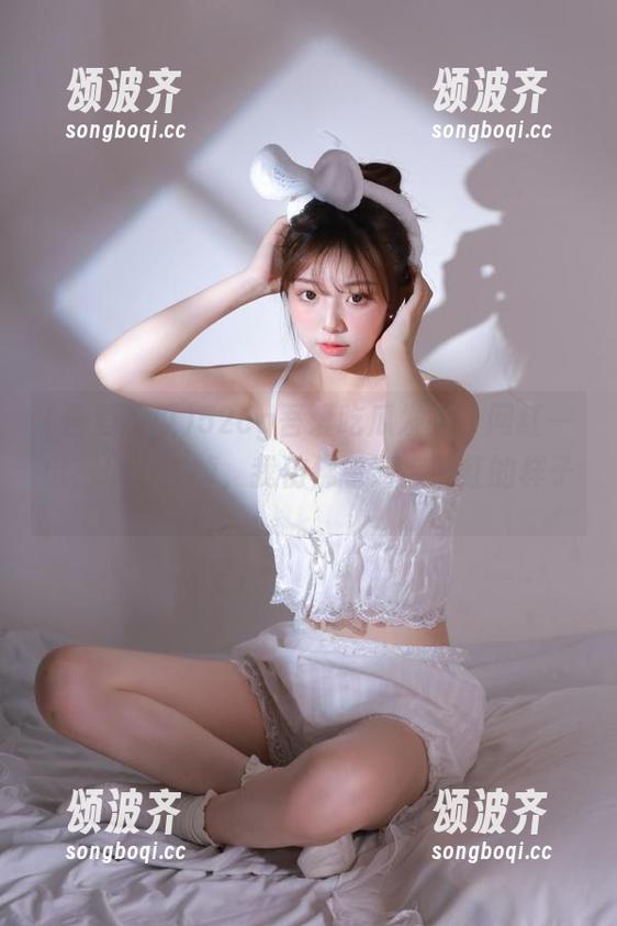 吾爱吃瓜 52cg吾爱吃瓜发布:网红一出,瓜子直掉,我仿佛看到你脸红的样子。