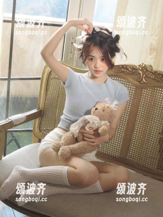 登录明星黑料网，今天你想挖哪个瓜来解解馋？