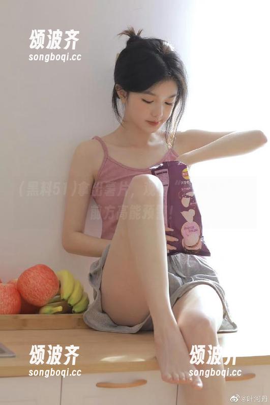 黑料51 拿出薯片,观看“黑料51”,前方高能预警!