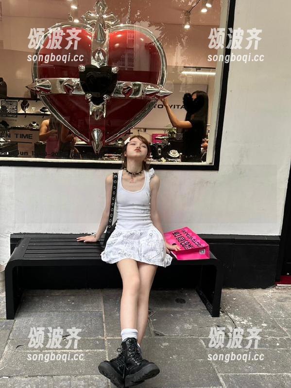 万里长征黑料不打烊06，资源多如星星，脑袋晕了还在随意眨眼。