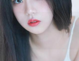 一边登录黑料不打烊，一边盯着B站女博主的动向，感觉自己快成“全职吃瓜群众”了！