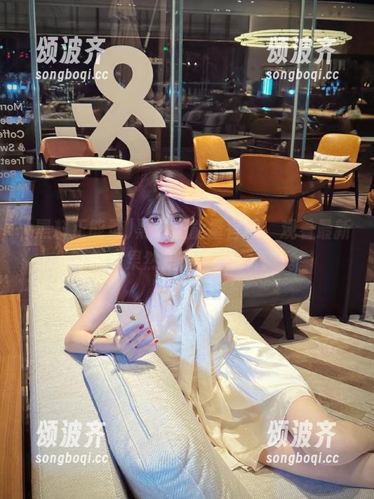 黑料正能量 黑料正能量官网,观看最新动态,果然是个“诱惑者”。