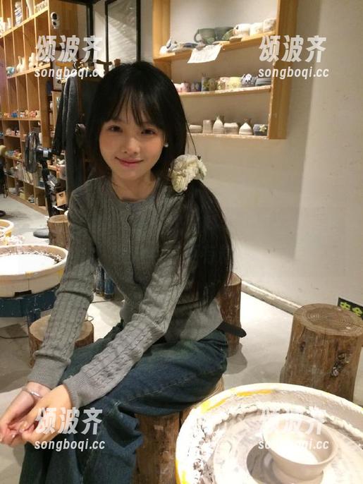 黑料老司机 一站式黑料老司机在线,夜里八点后更有料!